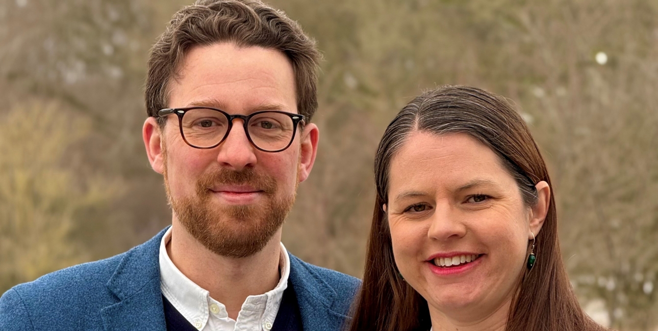 “Står det virkelig i Bibelen?” Sognepræst Maren Pitter Poulsen og universitetslektor Frederik Poulsen har ladet deres egne børn være de første prøve¬læsere af de fortællinger, der nu er samlet i ”Usædvanlige bibelhistorier”.