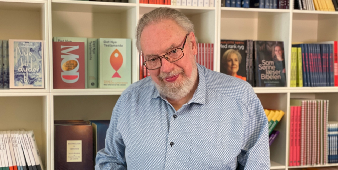 Titlen ”Mod” opstod sent i skriveprocessen og blev samlende for bogen, fortæller Leif Andersen – blandt andet inspireret af en idé fra medforfatter og sognepræst Lone Vesterdal om, at det ikke er tro, men mod, der er svaret på tvivl. Bogen er samtidig skrevet, så også ikke-troende kan spejle sig i dens perspektiver. Foto: Carl-Johan Schwenn Madsen
