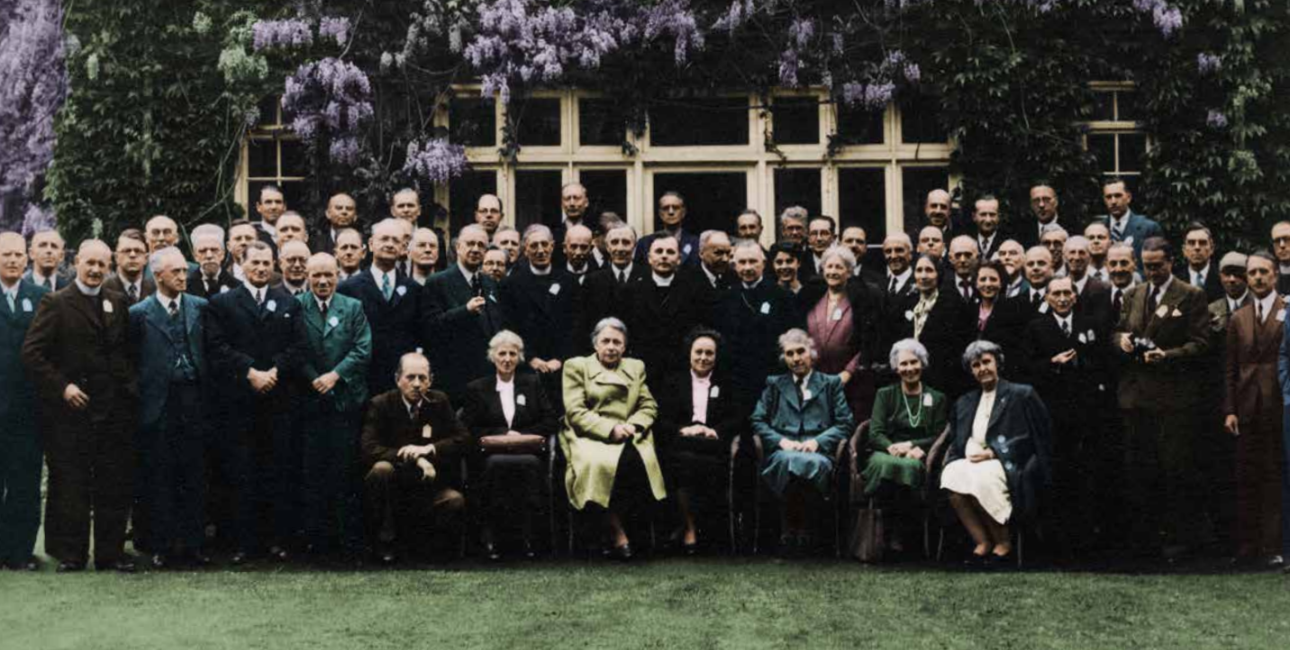 På ruinerne af Anden Verdenskrig voksede et nyt bibelfællesskab frem. I 1946 samledes repræsentanter fra 13 bibelselskaber i England og stiftede De Forenede Bibelselskaber.