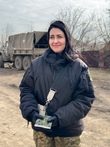 Victoria Raychinets og hendes team har stor succes med at udøve bibelsk traumehjælp i Ukraine. I hovedstaden Kyiv driver de blandt andet et traumecenter, hvor mennesker kan komme direkte ind fra gaden, og sidste år afholdt de 19 helingslejre for familier til faldne soldater med 817 deltagere. Foto: Bibelselskabet i Ukraine. 