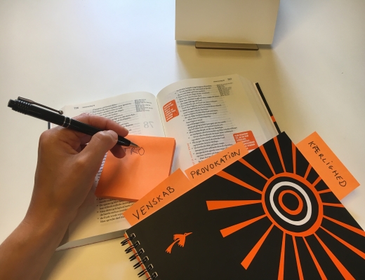 "Bibelen til konfirmander" er et grundværktøj til konfirmandundervisningen. Nu har den fået sin helt egen undervisningsvejledning.