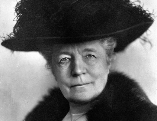 Selma Lagerlöf hentede stor litterær inspiration i Bibelen. Der findes kristne referencer i mange af hendes fortællinger bl.a. Kristuslegender, Legenden om juleroserne, Jerusalem, Antikrists mirakler og Kejseren af Portugalien. Og kristne temaer som skyld, forsoning og tilgivelse bliver også udforsket i hendes mest berømte roman Niels Holgersens forunderlige rejse gennem Sverige. Foto: Wikimedia Commons.