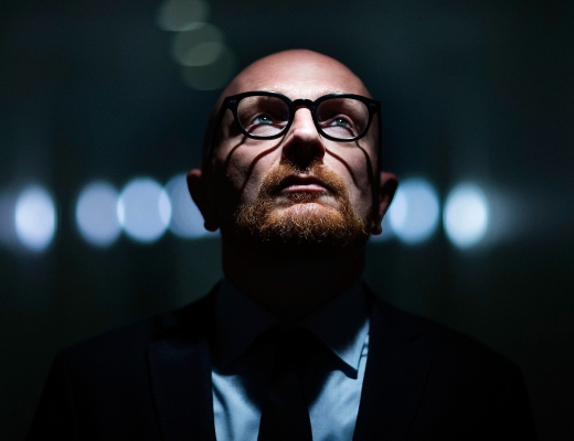 "Bibelen rummer en mængde eviggyldige sandheder, som vi også kan bruge til noget i dag," siger Mads Brügger. Foto: Finn Frandsen/Ritzau Scanpix.