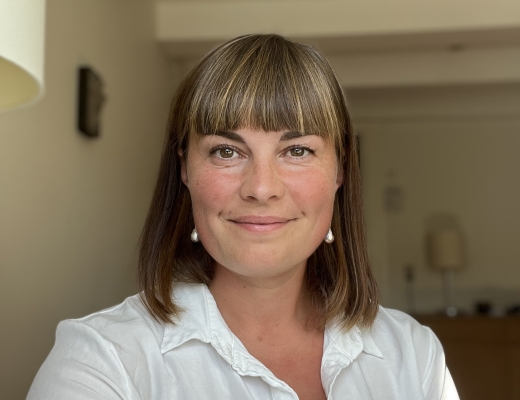 Hospicepræst: “Ingen går gennem livet uden skrammer, men vi kan stadig være velsignede” SERIE: BIBELEN I FUNKTION På Hospice Limfjord i Skive møder præst Natalia Packert Andresen mennesker i livets mest sårbare øjeblikke. Her bærer hun især to bibelske fortællinger med sig.