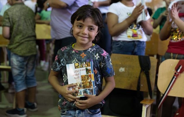 Barn der har modtaget en børnebibel